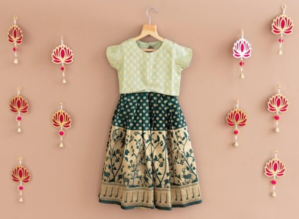 Green pichwai set